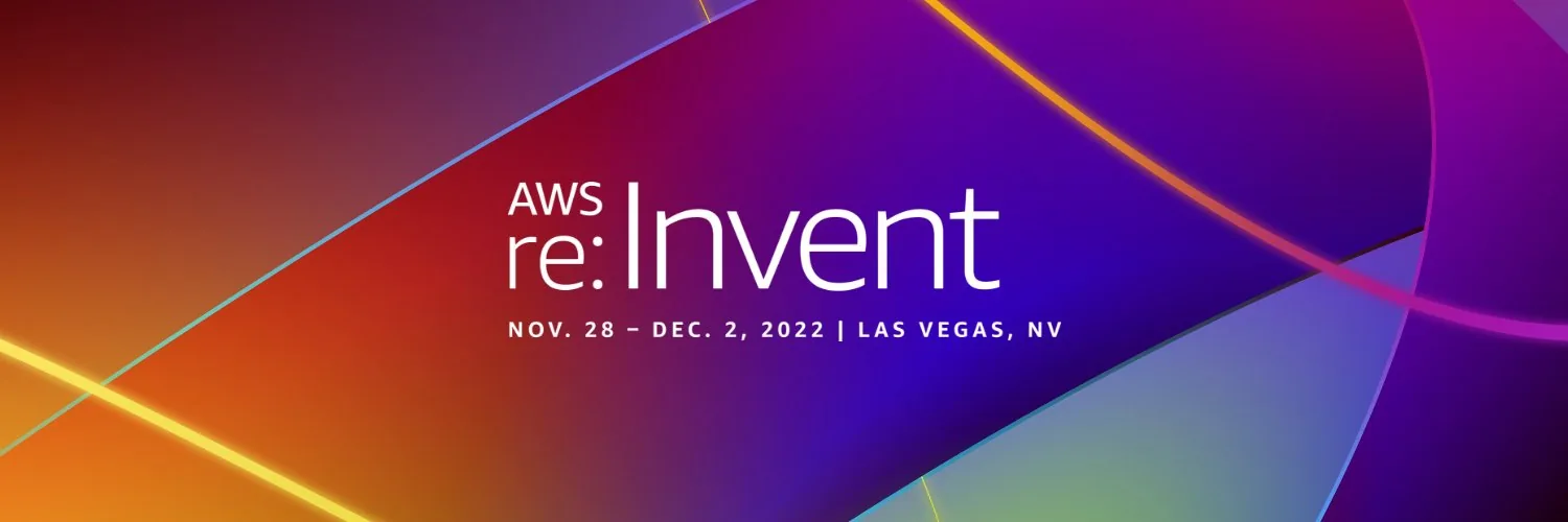 Fond coloré abstrait avec texte "AWS re:Invent", dates "28 nov. - 2 déc. 2022", Las Vegas. Tons violets, oranges et jaunes.